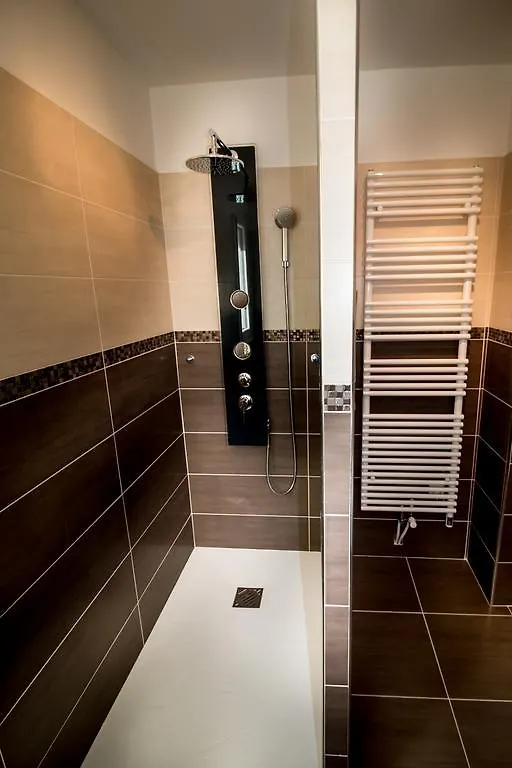 בנדול La Villa Farniente