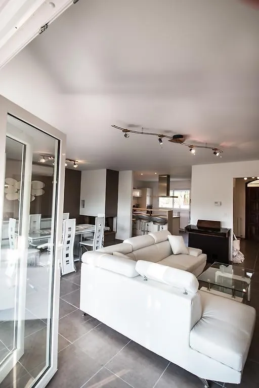 בנדול La Villa Farniente