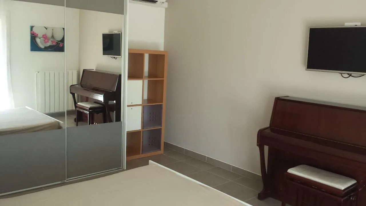 בנדול La Villa Farniente
